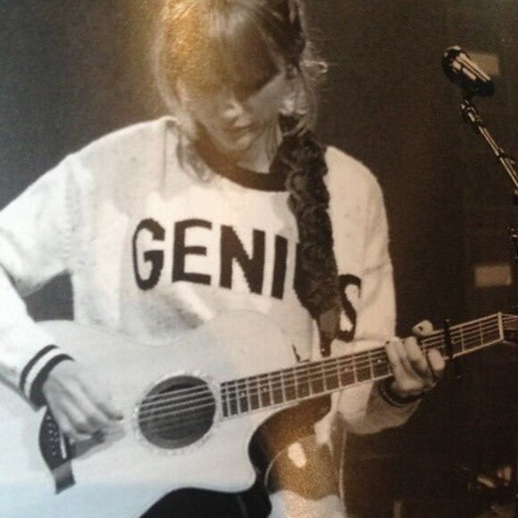 Topshop Genius Sweater ASO Taylor Swift and Demi Lovato - Picture 7 of 9